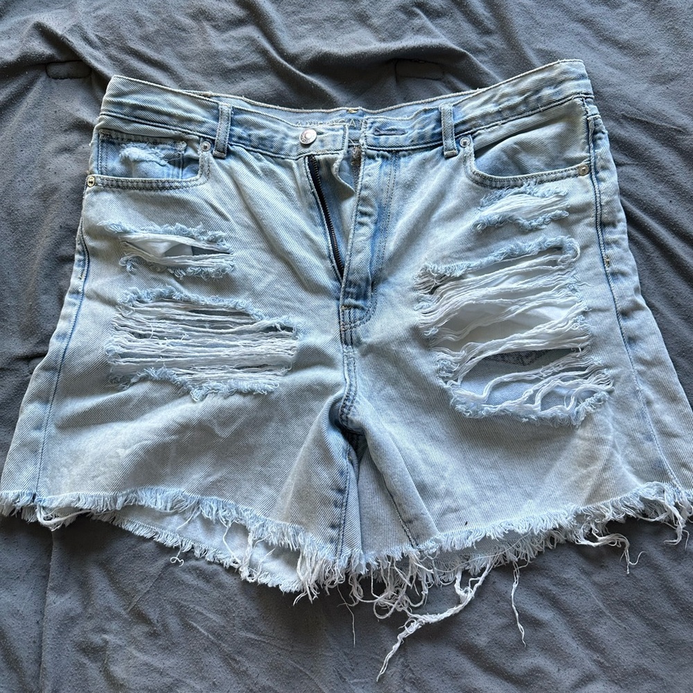 American eagle mom Jean short